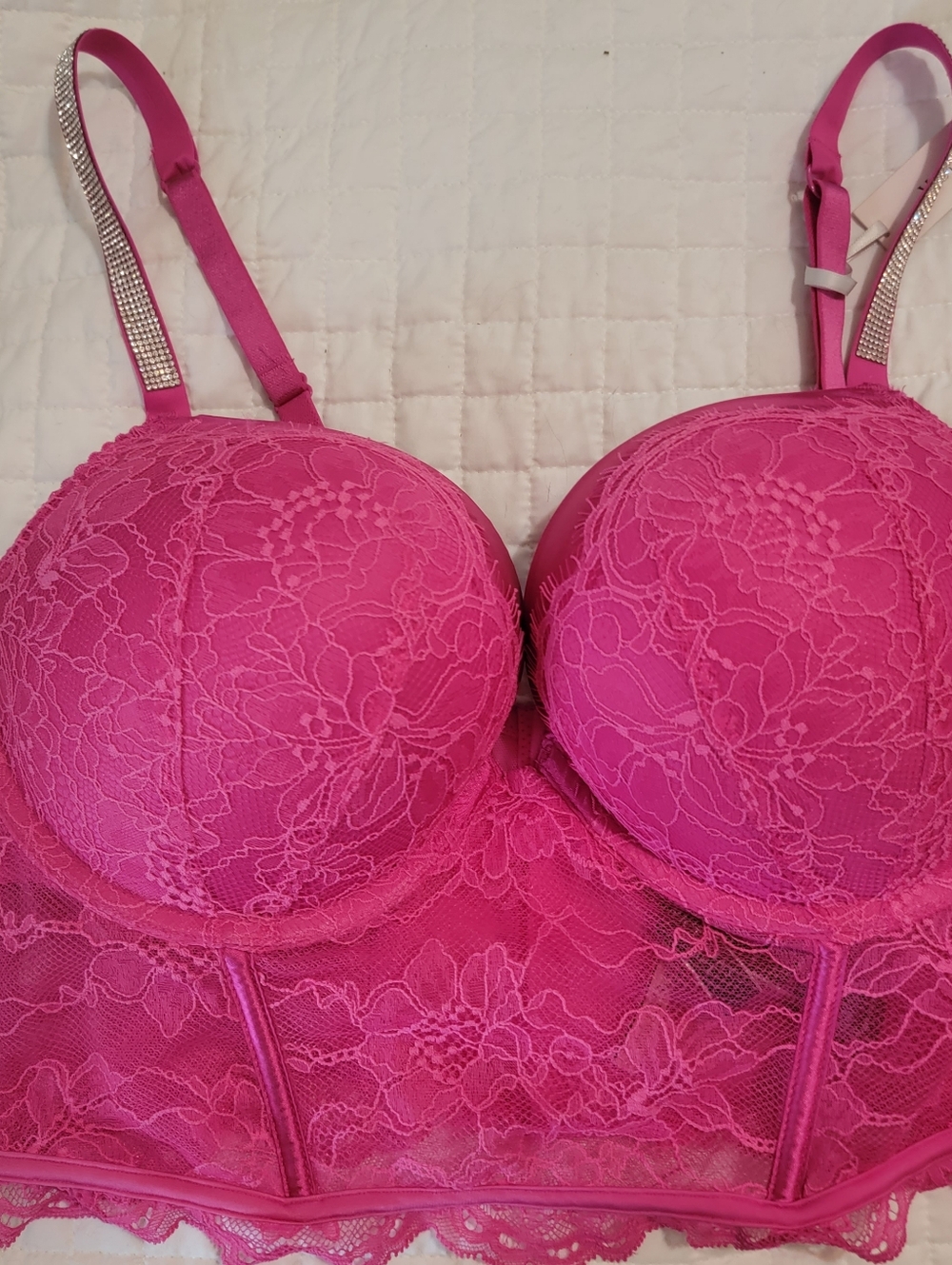 38C VS Long Lace Bra in Hot Pink